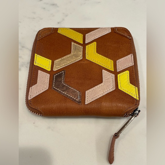 VELEZ Zipper Round Square Wallet 5in x 5in Leather - Picture 3 of 6